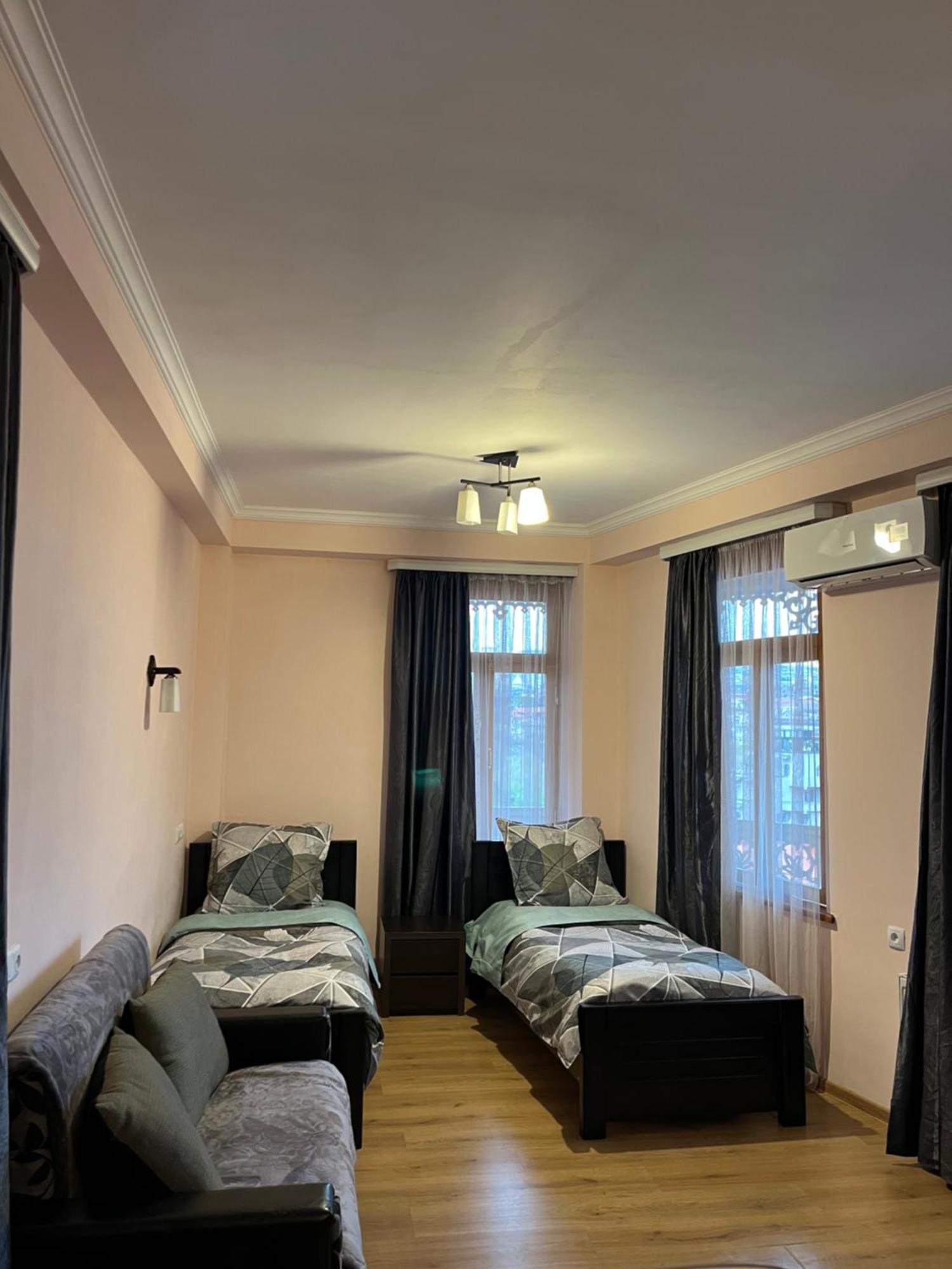 Anano Apartment On Botanikuri Tbiliszi Kültér fotó