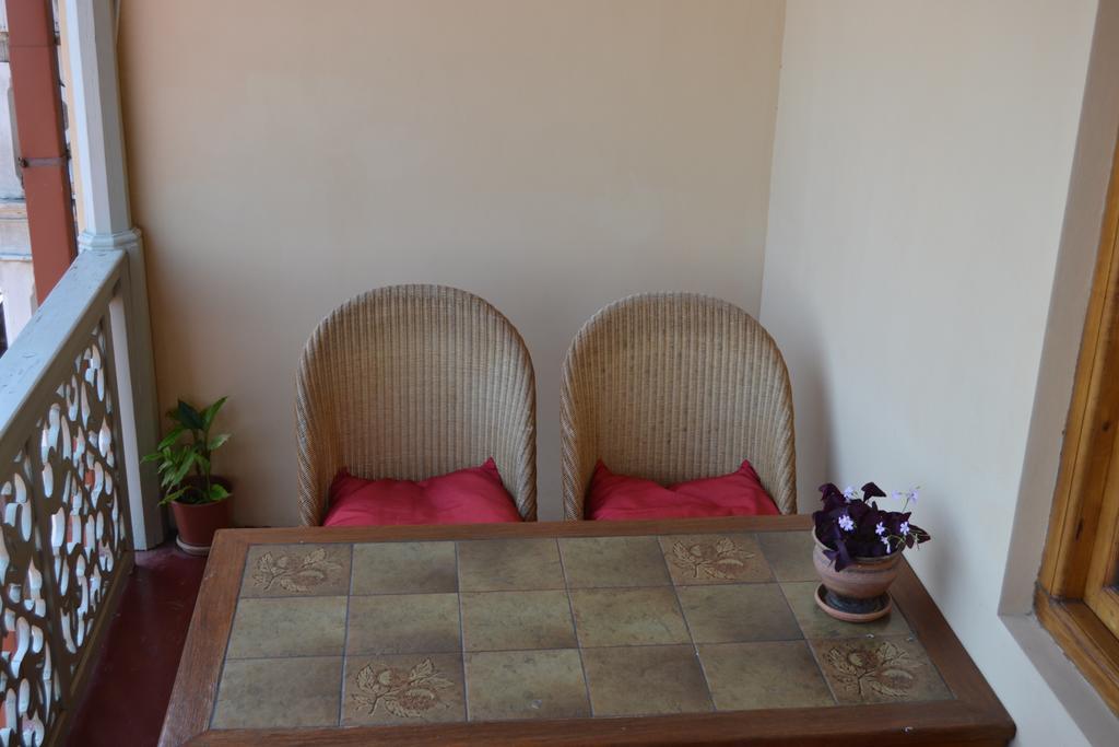 Anano Apartment On Botanikuri Tbiliszi Kültér fotó