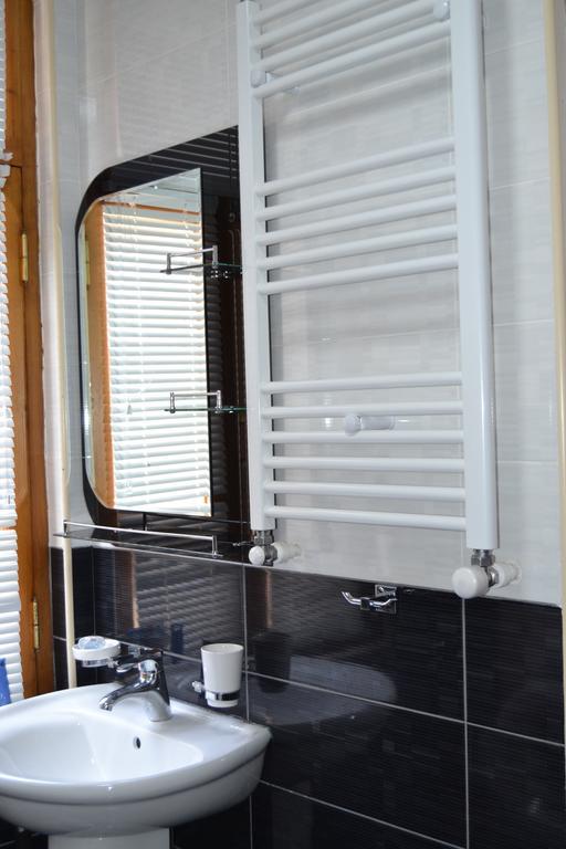 Anano Apartment On Botanikuri Tbiliszi Kültér fotó