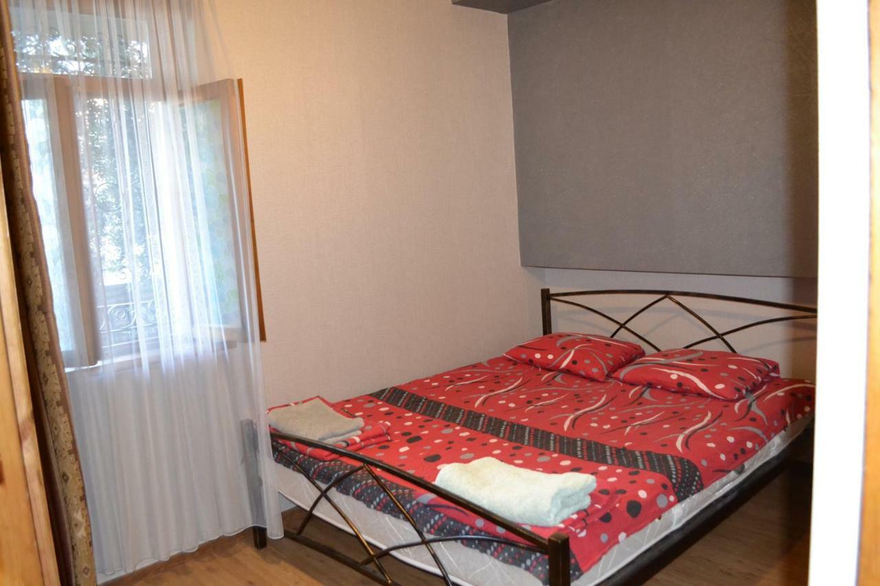 Anano Apartment On Botanikuri Tbiliszi Kültér fotó