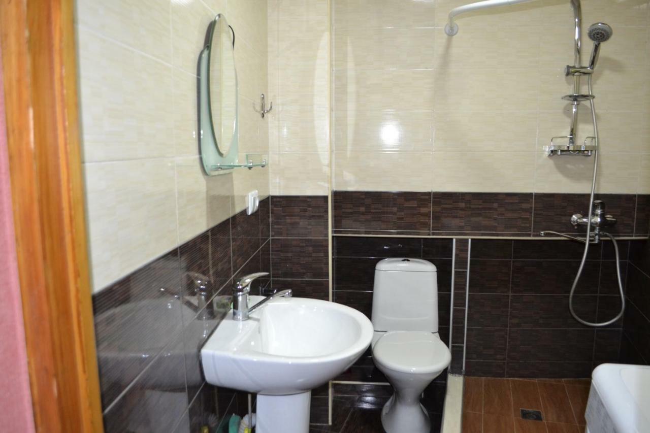 Anano Apartment On Botanikuri Tbiliszi Kültér fotó