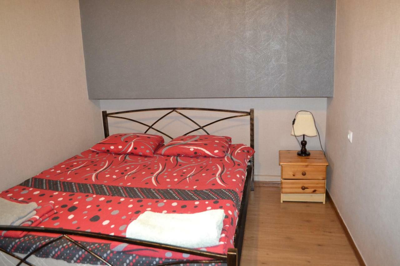 Anano Apartment On Botanikuri Tbiliszi Kültér fotó